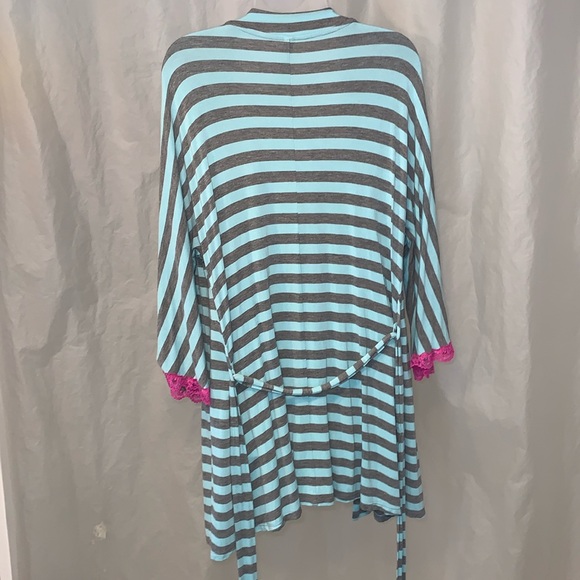 NWOT Medium Honeydew Intimates Lace Trim Striped Robe Gray / Mint - Picture 8 of 15